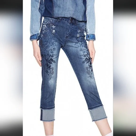 Desigual Embroidered Cropped Jeans/Capris - Picture 3 of 7